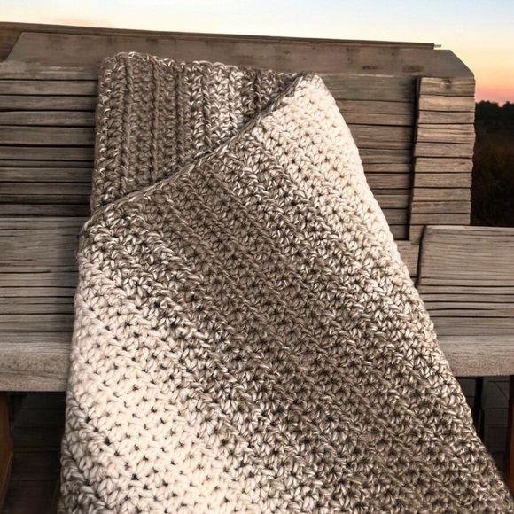 Vintage brown/ashbrown/creamy white poncho/shrug 75%acrylic/25%wool Soft & Warm - Picture 15 of 17